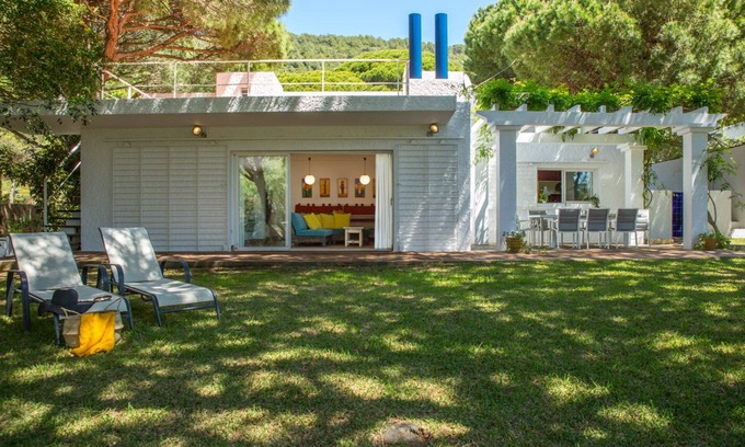 Los Canos de Meca Villa | Gran Villa de estilo ibicenco situada a sólo 200 m. de la playa (5 minutos camin