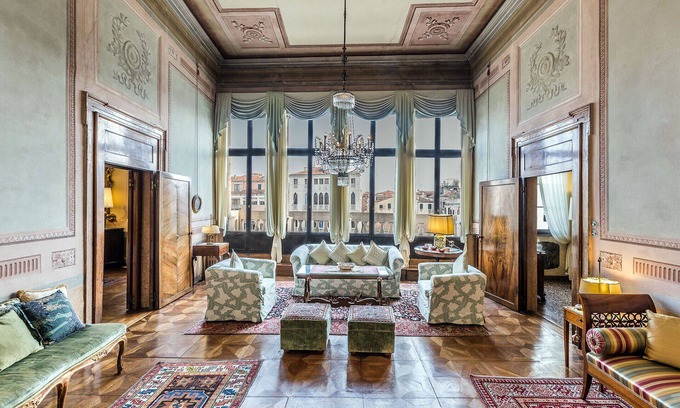 San Polo Apartamento | Large Idyllic Venetian Noble Floor on Grand Canal