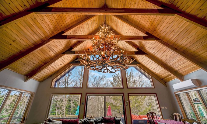 Pocono Pines Casa | Large Lake Village Cabin in Lake Naomi Poconos