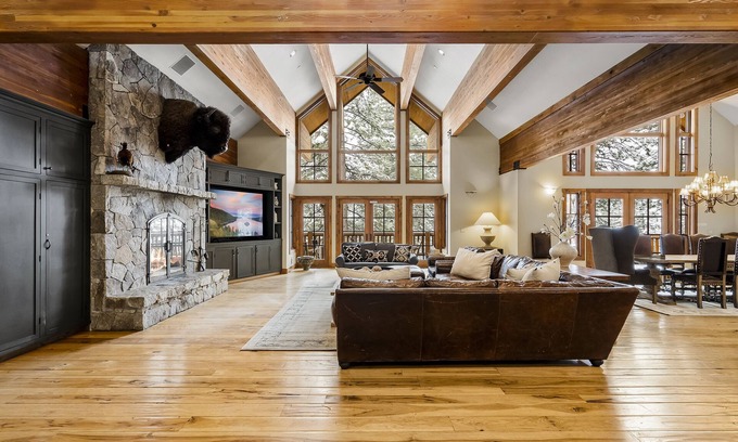 Incline Village Casa | Large Luxury 6 bedroom Family Home