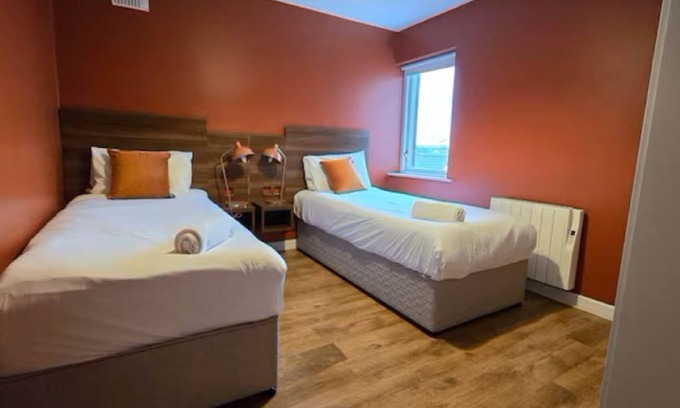 Galway City Centre Apartamento | Large modern 3 Bed, 3 bathroom, Sleeps 7.