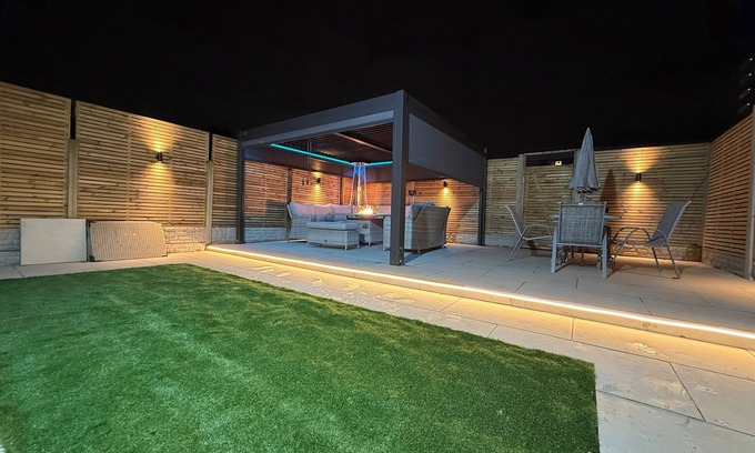 Birmingham City Centre Casa | Large Modern 5 Bed Town House Within Birmingham City Centre
