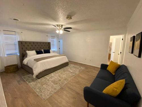 Amarillo Casa | Large Modern Family Home!