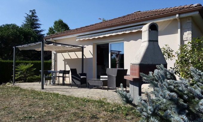 Beaune-les-Mines Villa | VILLA MODERNA GRANDE