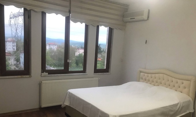 Bafra Apartamento | Large New Apartment in a Big Garden Family Friendly