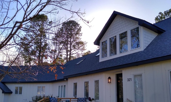 Lansdowne Estates Casa | Large, Newly Remodeled Home - Close to Everything!