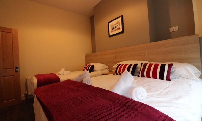 Queens Quarter Casa | Gran casa de nueva Reformado, 13 Sleep, WIFI instalado profesionalmente