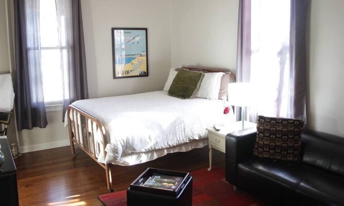 Reedsville Apartamento | Large One Bedroom Private Suite