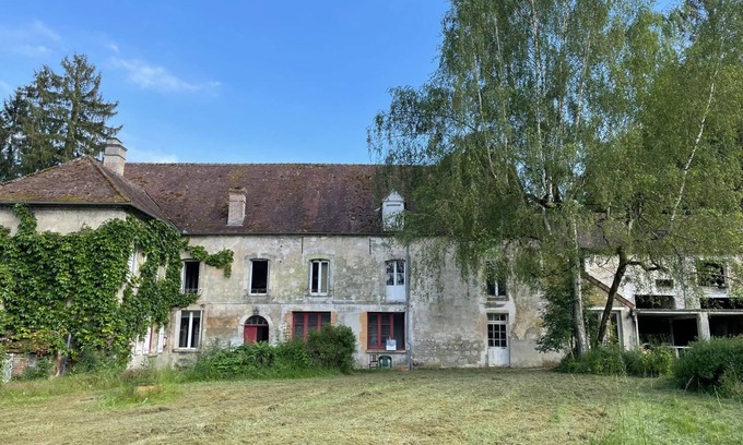 Loupeigne Casa | Large party house, family or EVJ/G Ideal for get-togethers.