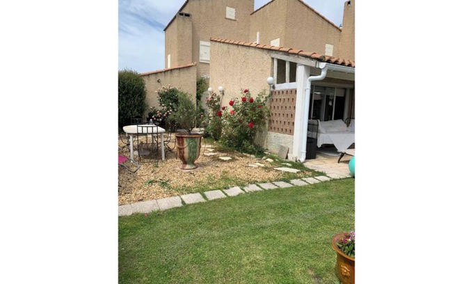 Beziers Villa | Large, pleasant villa with swimming pool