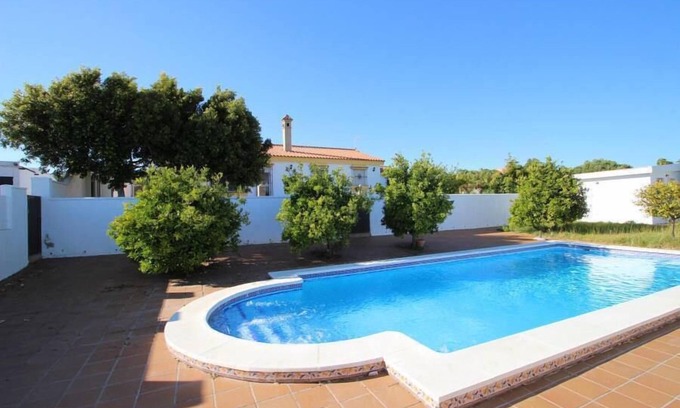Conil de la Frontera Casa | Gran piscina, terraza y jardín, ambiente andaluz, mosquitera - Casa Pradillo -