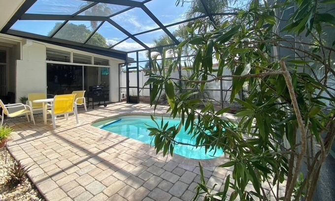 Belle Vista Casa | Large Pool Home 15 min Walk to the Beach, Close to Everything