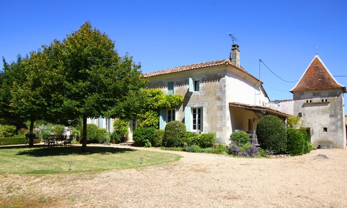 Vanzac Casa | Gran casa privada Charentaise con piscina y hermosos jardines 10-13