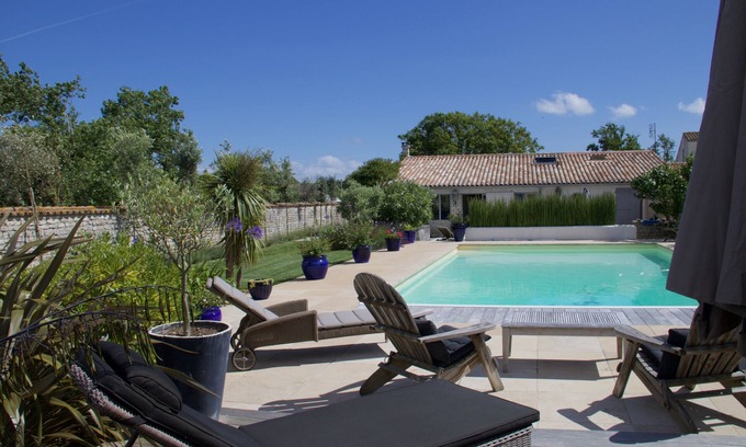 Sainte-Marie-de-Re Casa | Large Property with 2 Villas separated by a large heated swimming pool