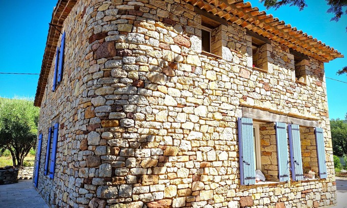 Cuers Otro | Large property in Provence, close to all amenities, with swimming pool,