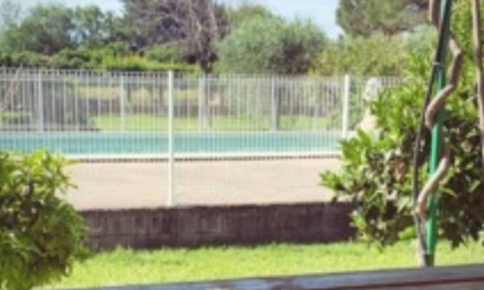 Saint-Martin-de-Crau Casa | Large Provencal house with swimming pool