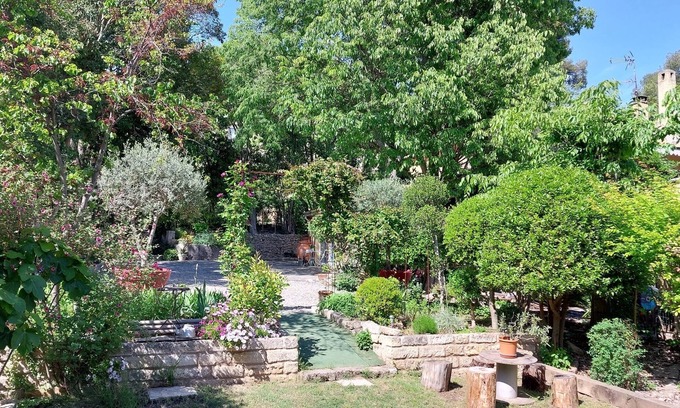 Hopitaux-Facultes Casa | Large quiet house with garden and swimming pool, near city center (12 ')