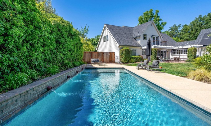 Eldridge Casa | Large Quiet Sonoma Oasis with Pool