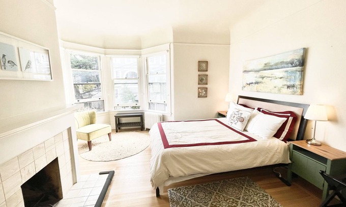 Russian Hill Apartamento | LARGE Quintessential SF Russian Hill 2BR Apt