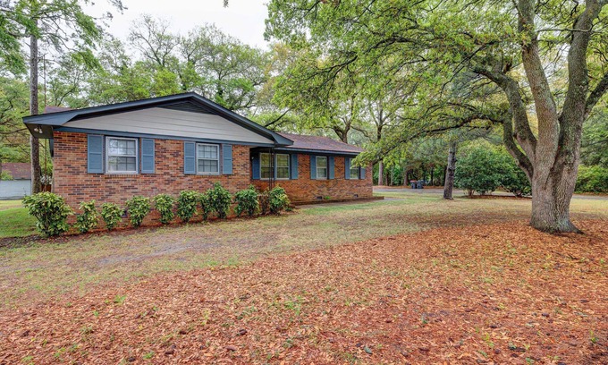 Myrtle Grove Casa | Large Ranch house in Wilmington
