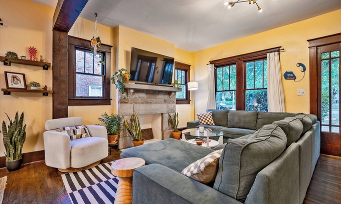 Greenwood Casa | Large, Renovated Hip & Historic Craftsman in 5 Points - 2 Miles from Downtown