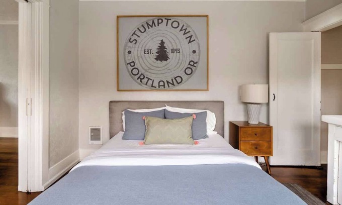 Belmont Apartamento | Stay Portland Collection-Comfy SE Portland Apartment - Great Eats/Bars