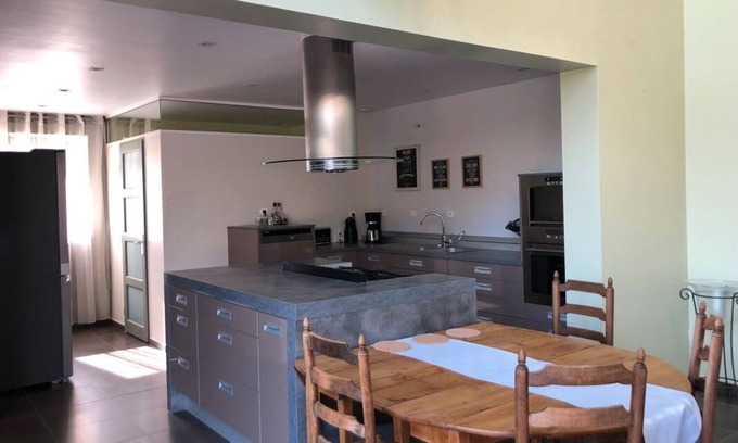 Domqueur Casa | Large self-catering cottage with heated indoor pool