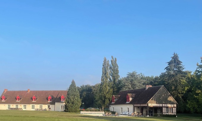 Monthou-sur-Cher Casa | Gran casa espaciosa y relajante con tenis y estanque - 12 a 16p: ciervo