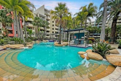 Fortitude Valley Apartamento | Large studio balcony, spa & pool