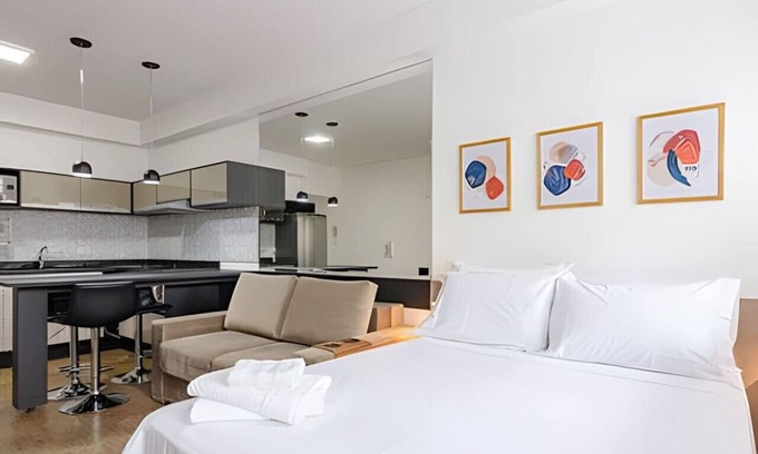 Matriz Apartamento | Large studio for 4 people opposite shopping mall, Batel