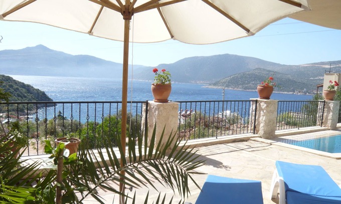 Kalkan Villa | Grande Elegante Villa cerca del mar para 10 personas, panorámicas vistas al mar y piscina