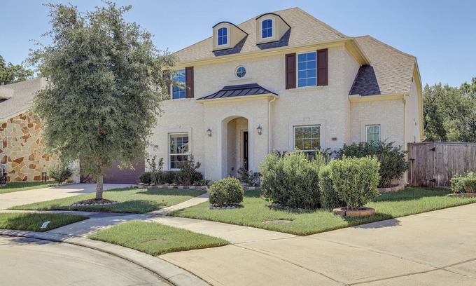 Sugar Land Casa | Large Sugar Land Home ~ 24 Mi to Downtown Houston!