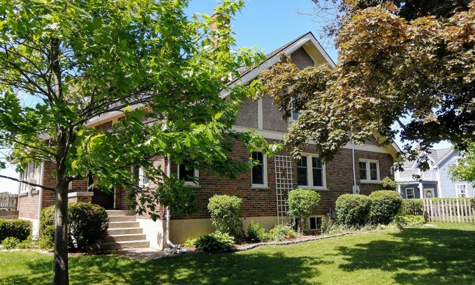 Ashfield-Colborne-Wawanosh Casa | Large Summer House with the stunning views, four bedrooms, deck and hot tub!