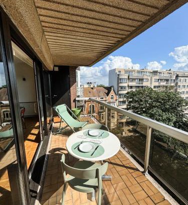 Ostend City Centre Apartamento | Large sunny and bright apartment with park view