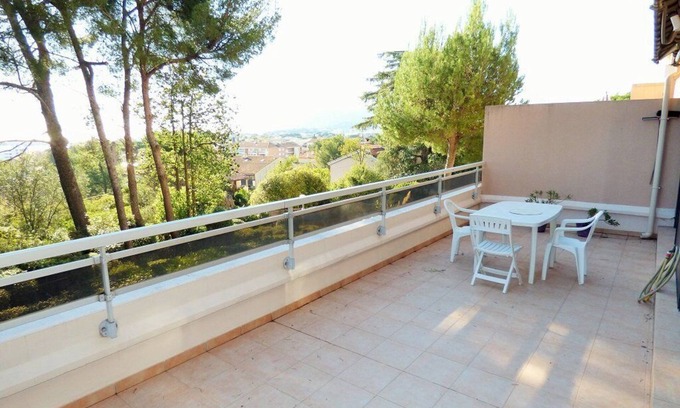 Tamaris Apartamento | ¡Gran terraza de 30 m² con vistas al mar! Aparcamiento privado.