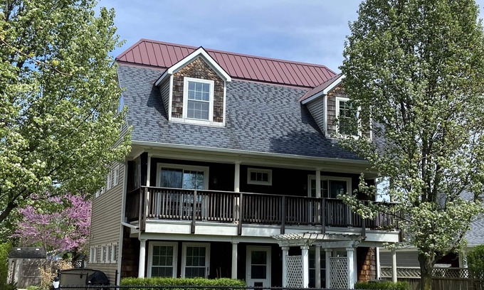Bellaire Condominio | Large Townhouse overlooking Bellaire 2 blocks away