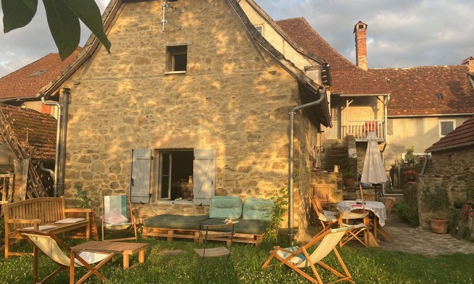 Astaillac Casa | Large traditional stone house with breathtaking views