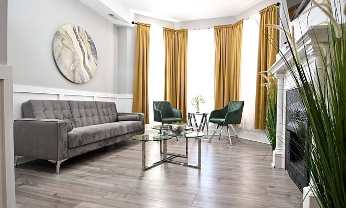 Woodlawn Apartamento | Large ultra modern 3BR/1BA near Univ of Chicago