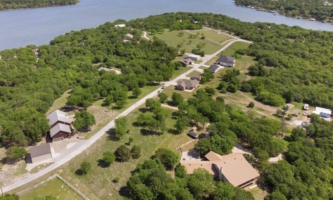 Myra Casa | Large upscale lake home retreat with plenty of space and privacy.