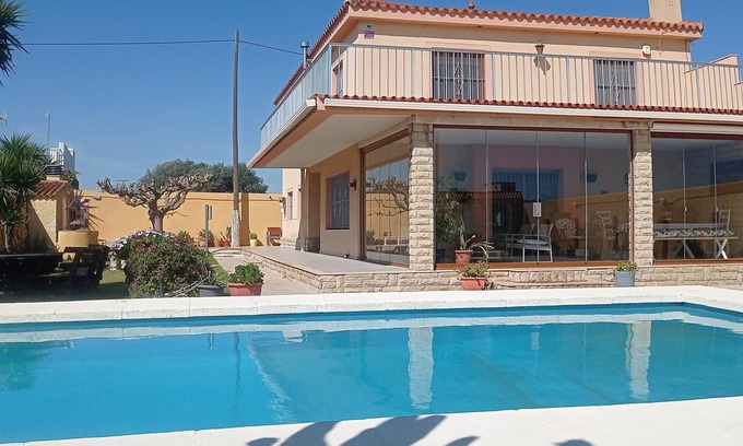 Vinaros Chalet De Esquí | Gran Chalet en zona tranquila, muy amplio y soleado. (apto para mascotas)