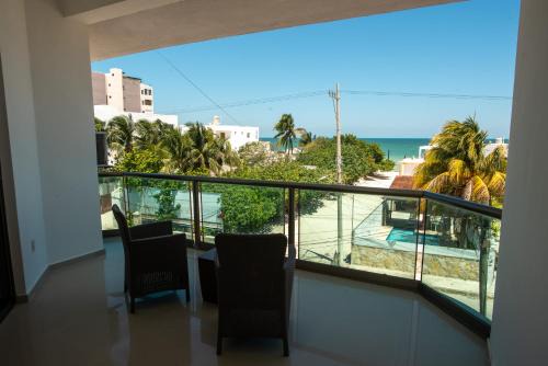 Chicxulub Pueblo Apartamento | Large Villa private pool, 1 block from the beach