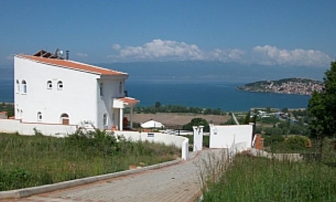 Ohrid Villa | Villa con piscina privada y vista al mar.