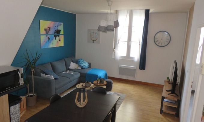 Thouars Apartamento | Amplio apartamento cálido