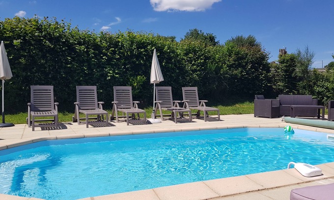 Janaillat Cabaña | Gran cabaña bien equipada con piscina climatizada y maravillosas vistas - Janaillat 23250