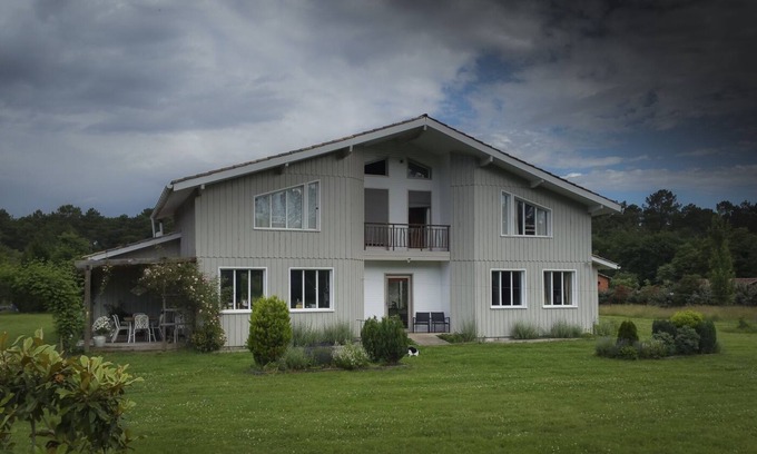 Bazadais Casa | Gran casa de madera con piscina 11 x 5 terreno 10,000 m2