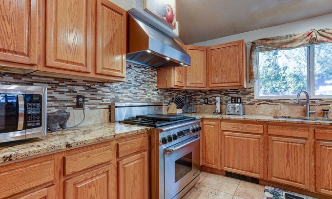Larkspur Casa | Larkspur Trail 3 Bedroom Home by Redawning