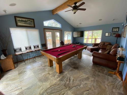 Larkspur Casa | Larkspur Trail