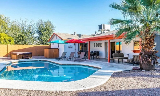 Paradise Valley Village Casa | Larkspur Villa - Lovely & Entertaining Hot Tub with pool, resort living!