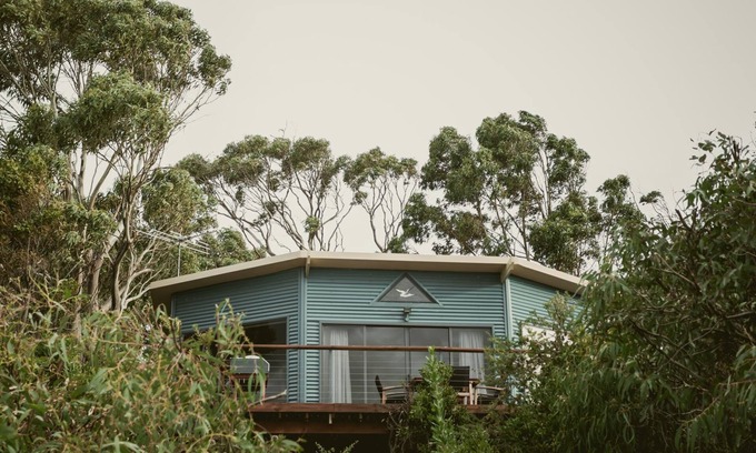 White Beach Cabaña | Larus Waterfront Cottage