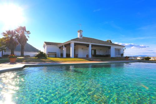 Alhaurin de la Torre Chalet De Esquí | LAS BREÑAS Premium Rural Cottage 4PAX
